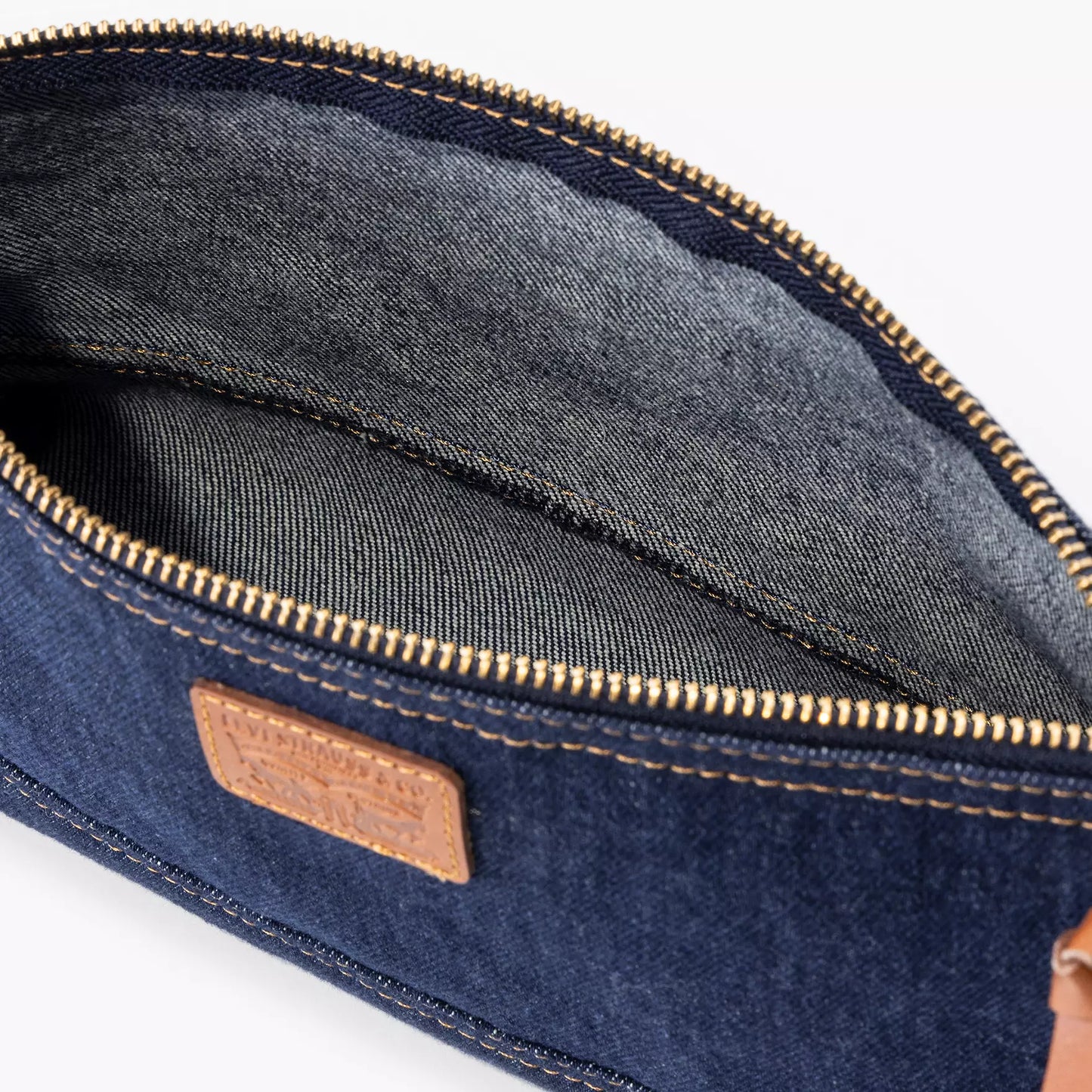 Pochette Levi's in denim