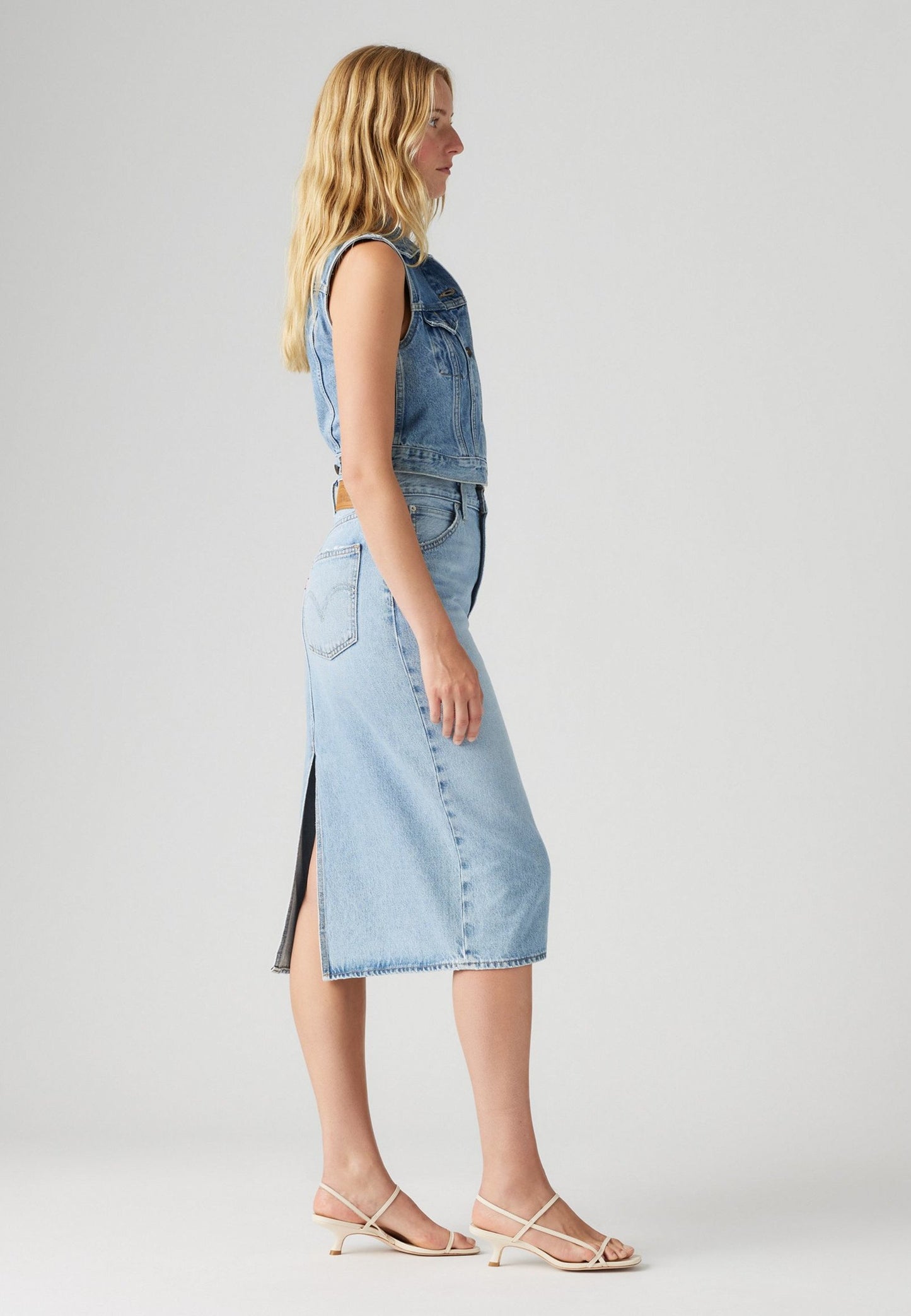 Gonna lunga Levi's con spacco in denim chiaro